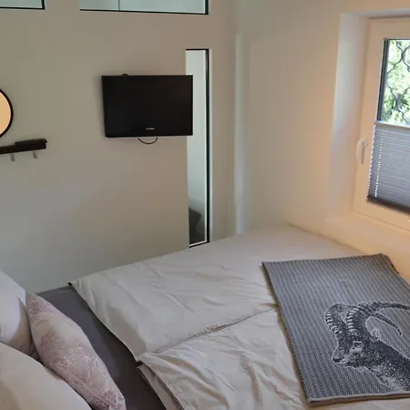 Moore Apartmán